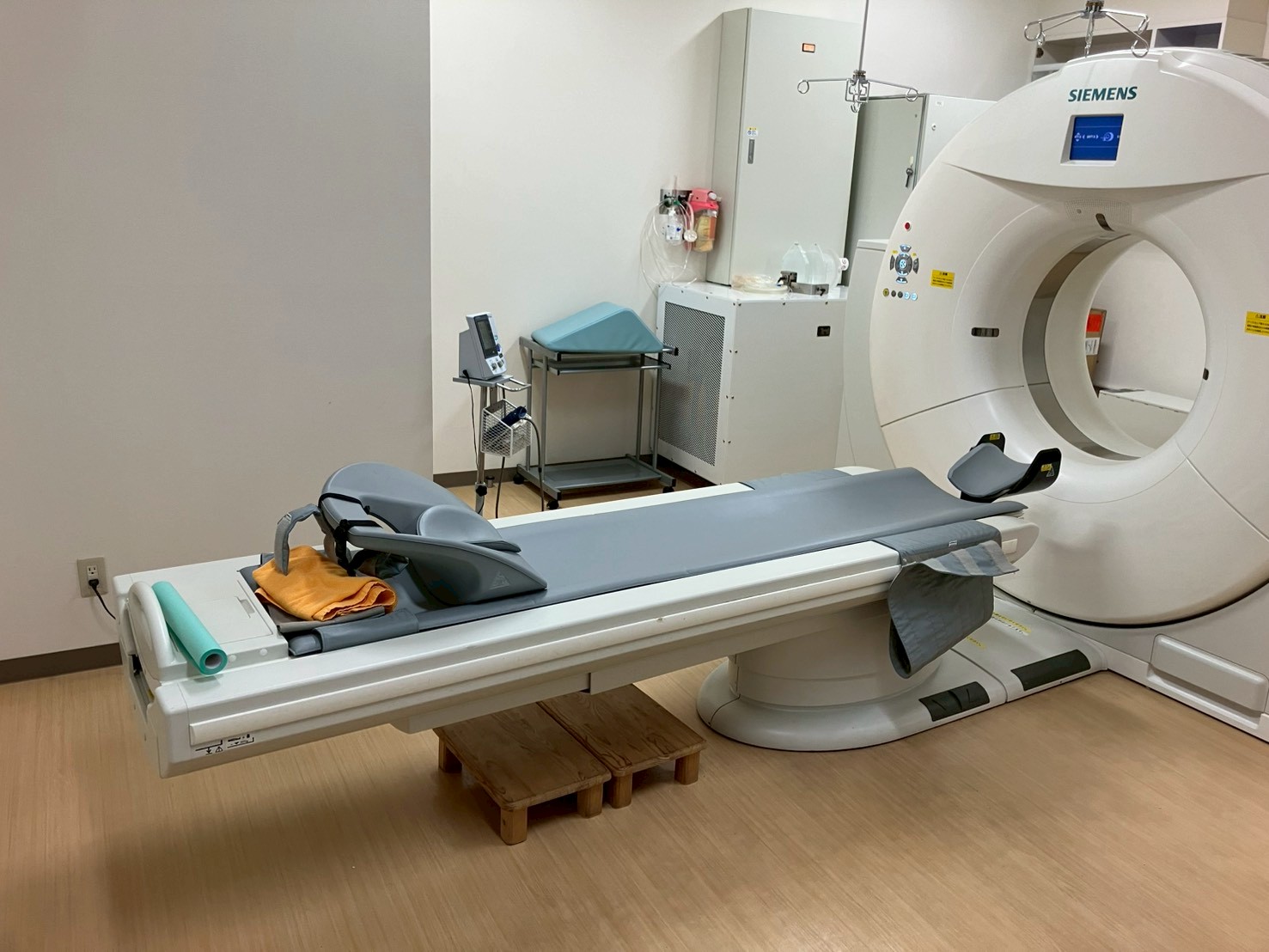 Refurbished Siemens Somatom Definition AS+ 128 Slice - View 2